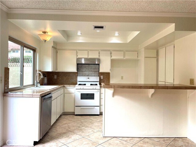 Building Photo - 1077 S Santo Antonio Dr