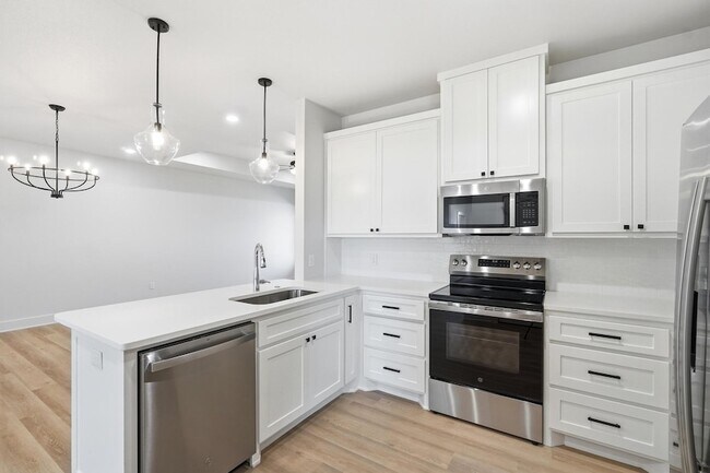 Building Photo - 6517 Inverness St