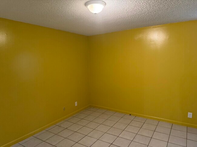 Building Photo - 2541 NW 56th Ave