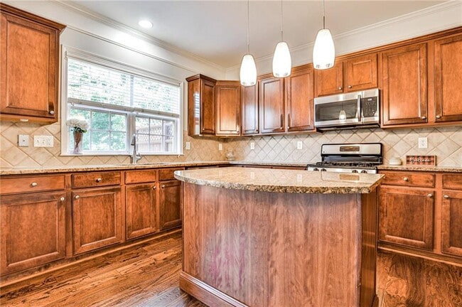 Building Photo - 1655 Wehunt Pl