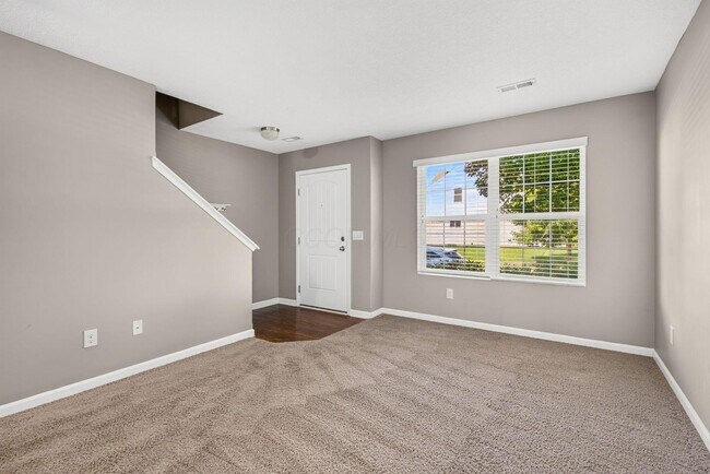 Building Photo - 5652 Pittsford Dr