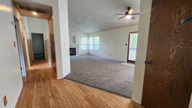 Building Photo - 3509 Rosemary Ct