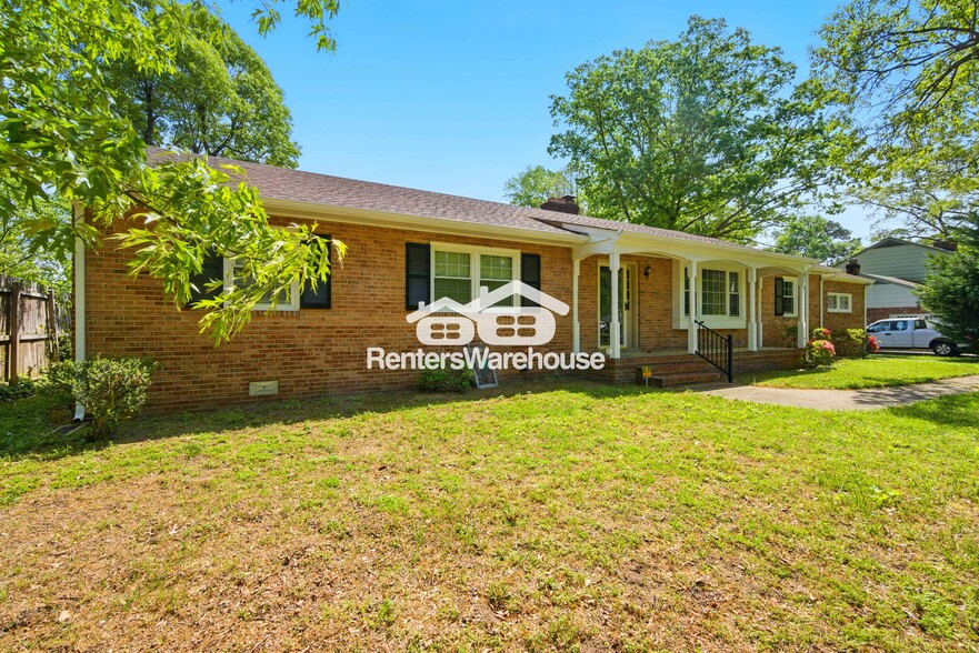 Building Photo - 4817 Stornoway Dr