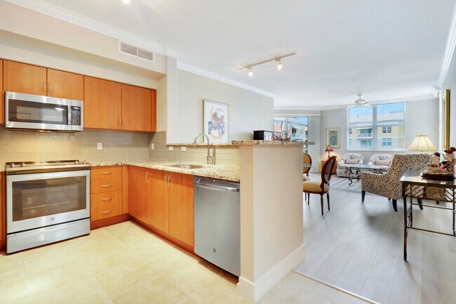 Building Photo - 804 E Windward Way
