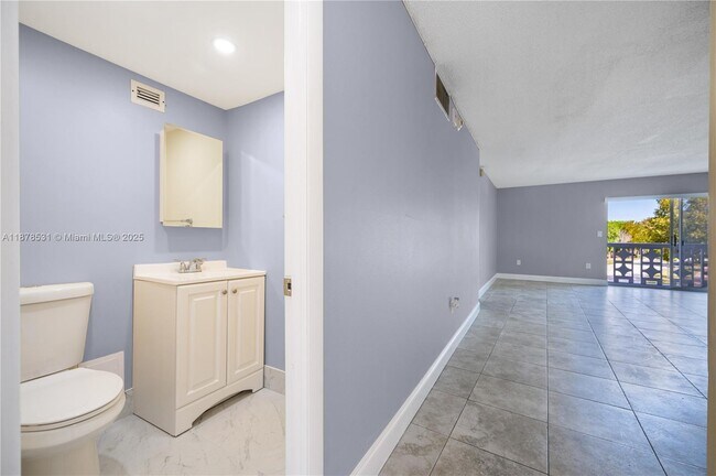 Building Photo - 4141 Nautilus Dr