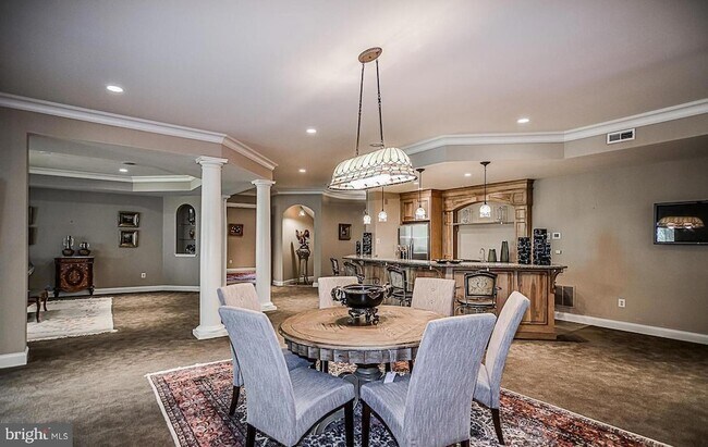 Building Photo - 7841 Montvale Way