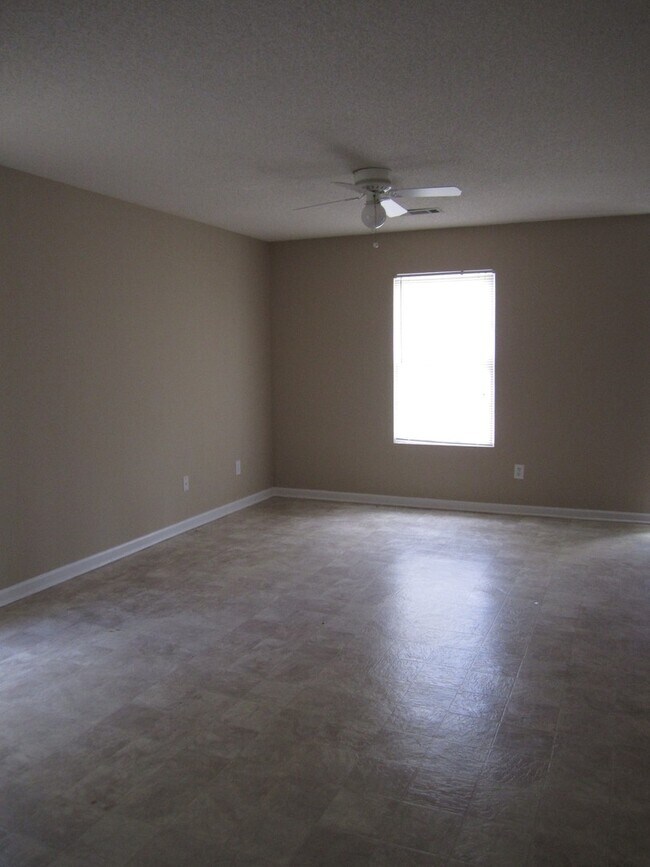 Building Photo - Taleeda 437-439