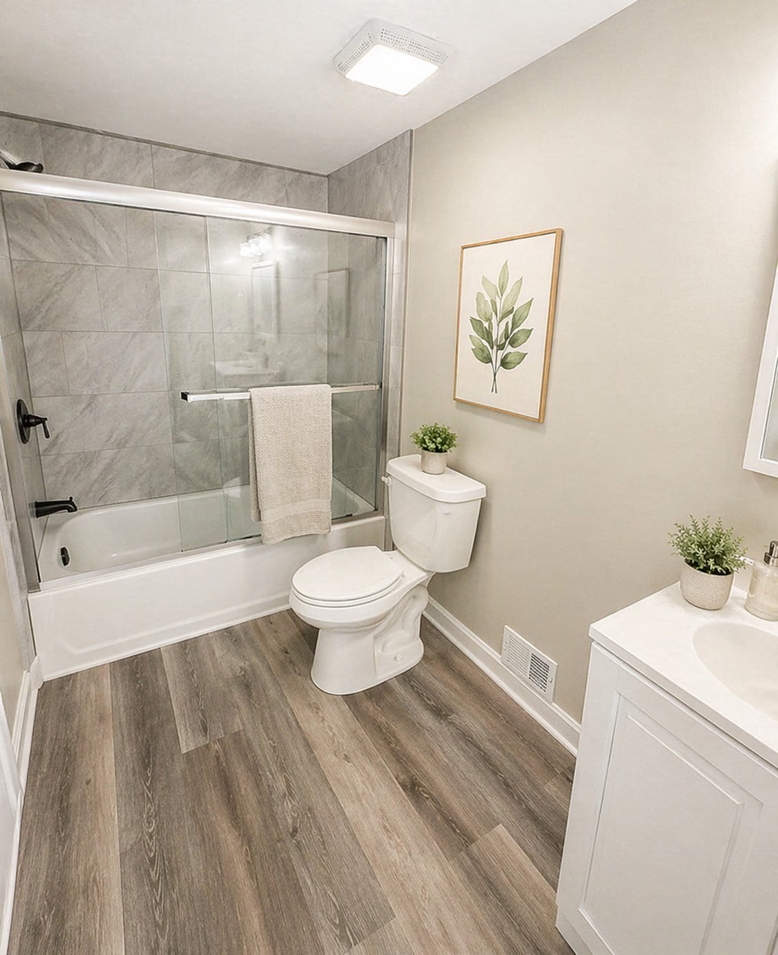 Building Photo - 1411 W North Ave