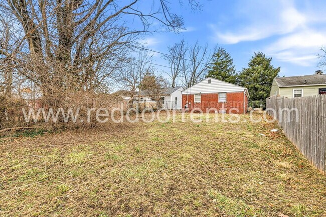 Building Photo - 3729 Kinnear Ave