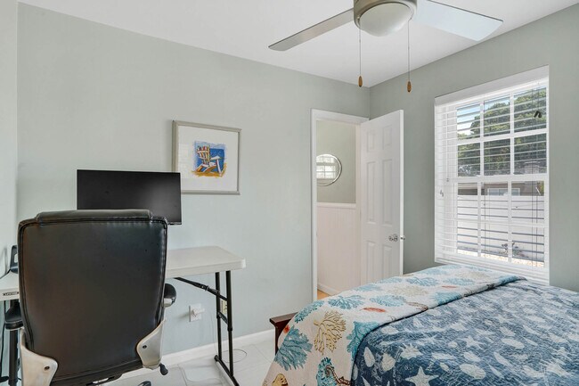 Building Photo - 1826 58th St S