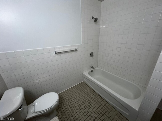 Building Photo - 53 W Palisade Ave