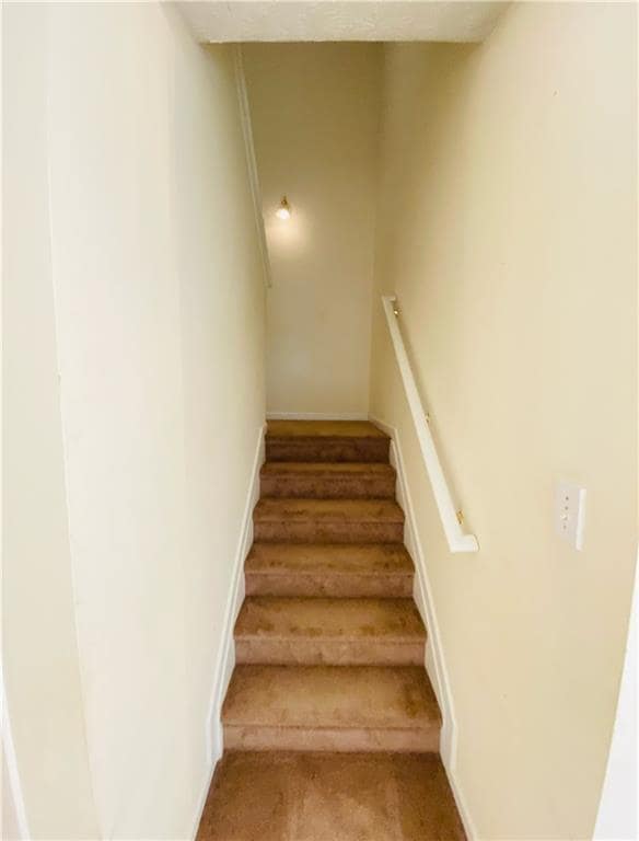 Building Photo - 5528 Silver Springs Dr