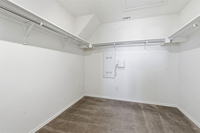 Building Photo - 13812 Virtue St