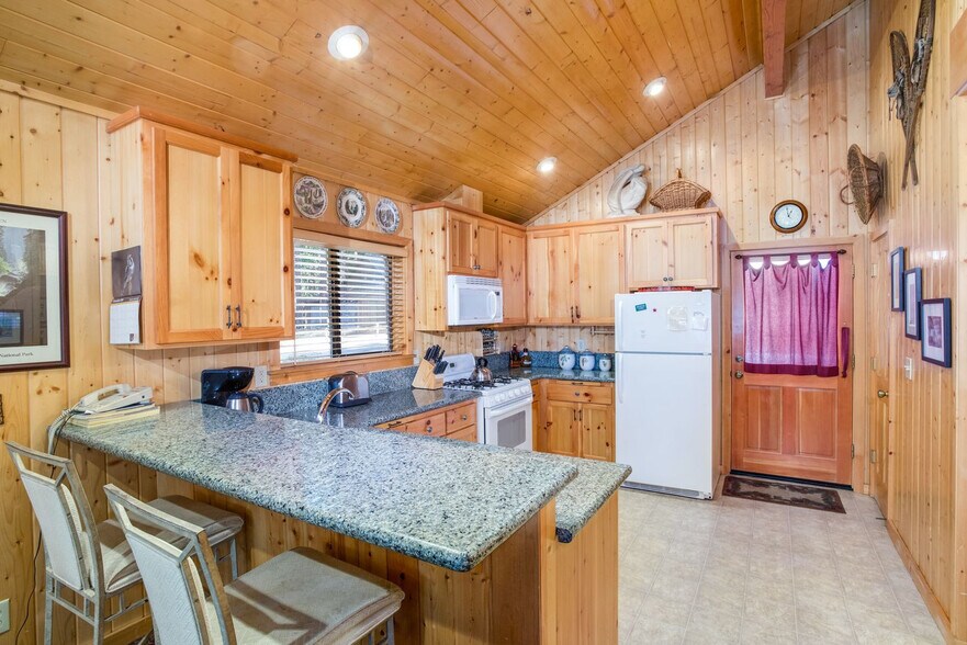 Building Photo - 2580 Yosemite Pines Ln