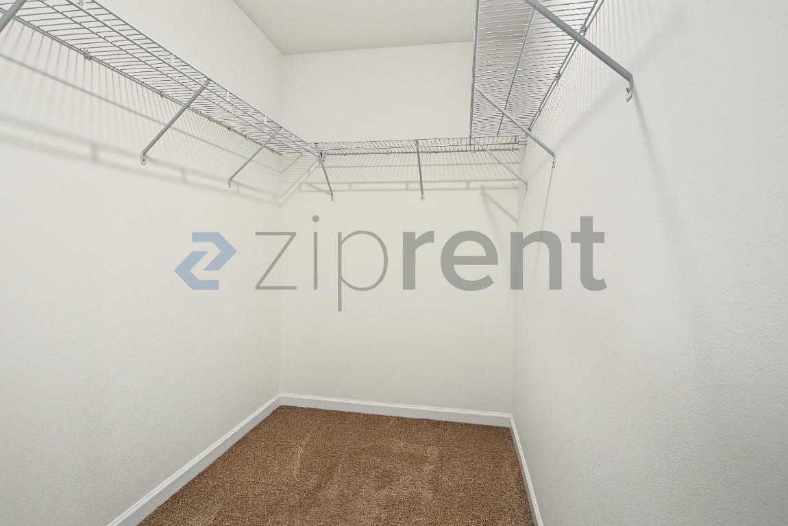 Building Photo - Unit