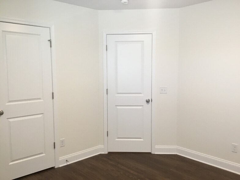 Building Photo - 324 Crabapple Cir