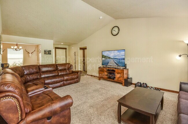 Building Photo - 10231 N Zenith St