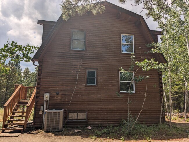 Building Photo - 3137 Ridge Rd