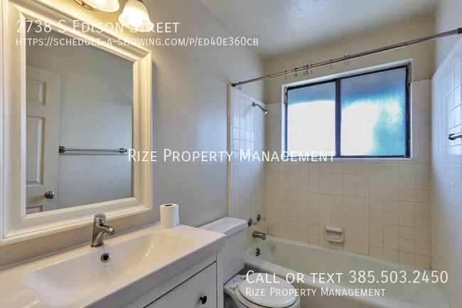 Building Photo - 2738 S Edison St