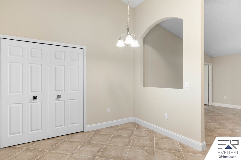 Building Photo - 242 Boulder Rock Dr