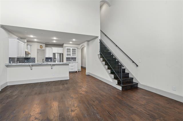 Building Photo - 3818 W 7th St