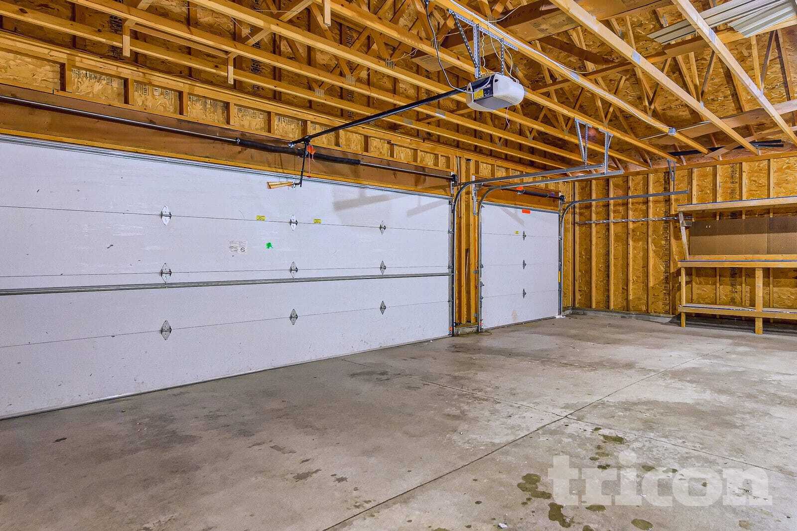 Building Photo - 2056 Staghorn Dr