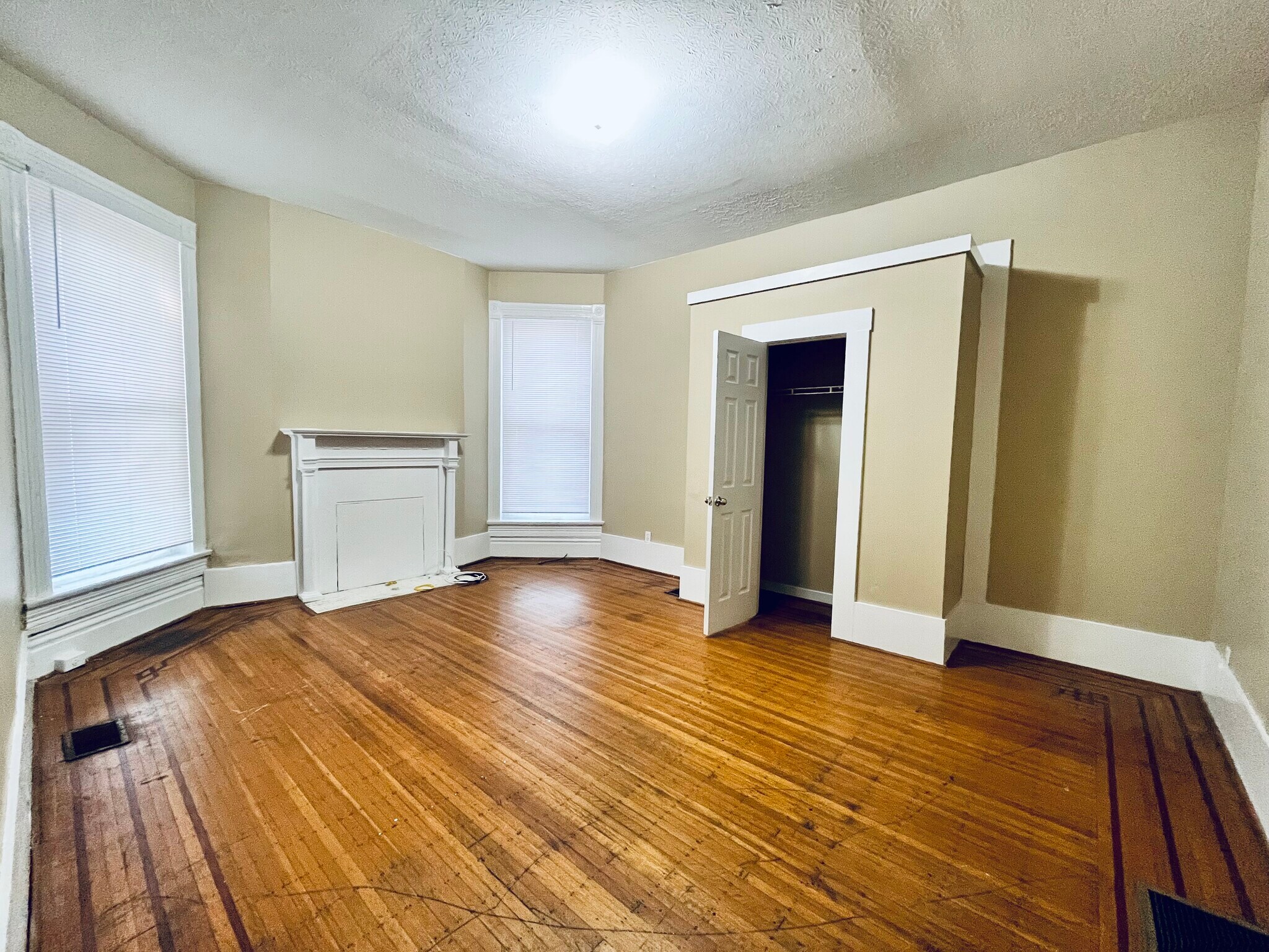 Building Photo - 1239 S Brook St