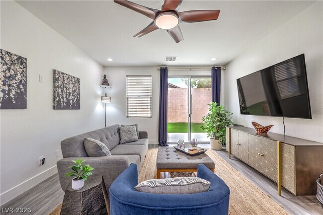 Building Photo - 10762 Flame Vine Ct