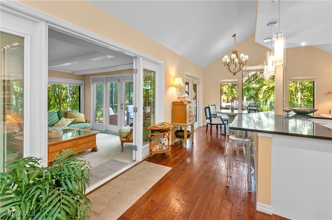 Building Photo - 1313 Solana Rd