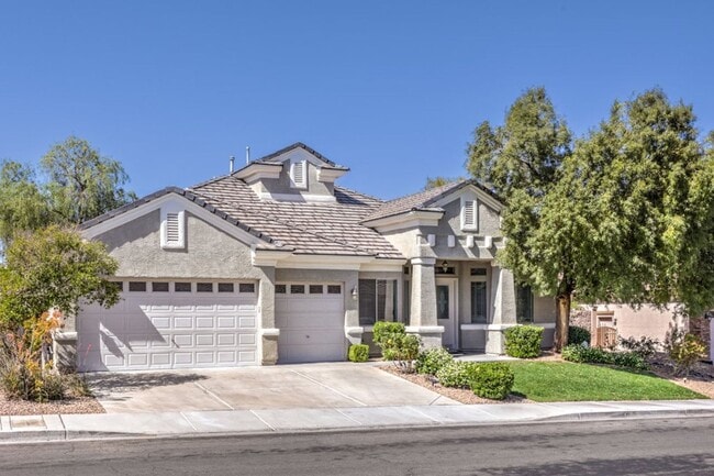 Building Photo - Stylishly Updated Henderson Home | New Stainless Steel Appliances | Heated Pool