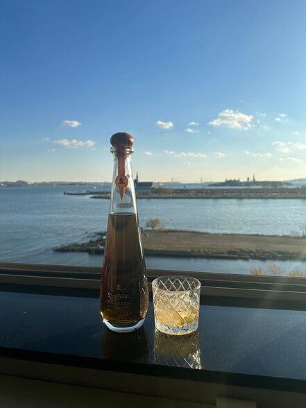 Building Photo - 25 Hudson St