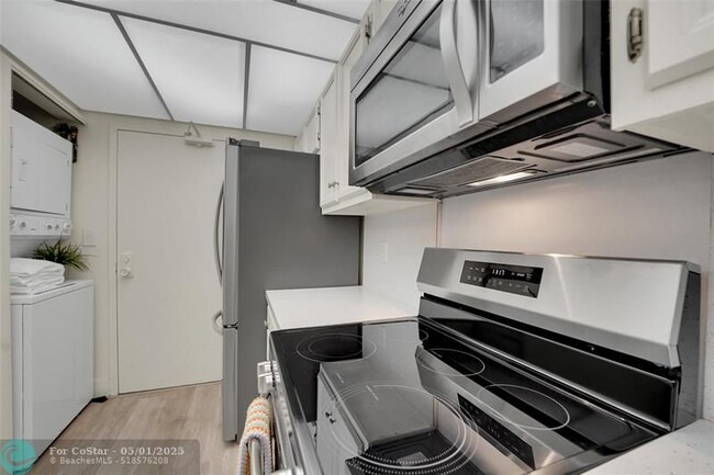 Building Photo - 3500 Galt Ocean Dr