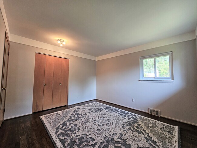Building Photo - 53416 Tundra Dr