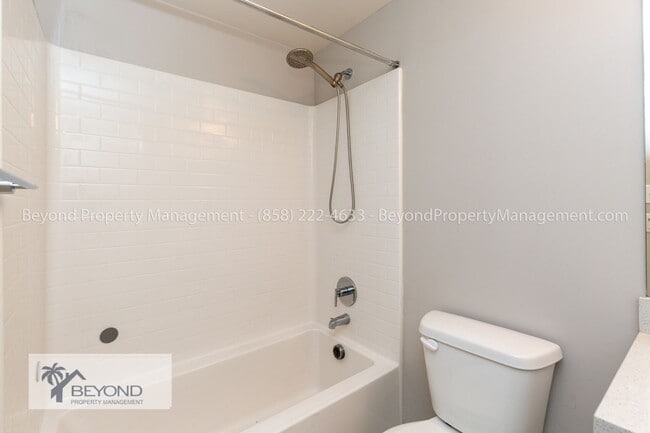 Building Photo - ****  OCEAN VIEWS -3 STORY- RETREAT- ROOF ...