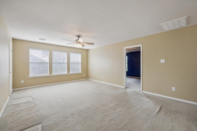 Building Photo - 19010 Country Square Dr