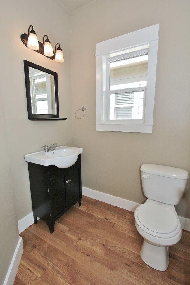 Building Photo - Craftsman Style Home on the Boise Bench