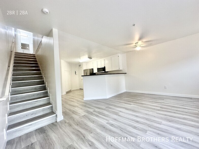 Building Photo - 7323 Winnetka Ave