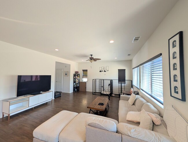 Building Photo - Great 3 Bedroom Home in Fallbrook!