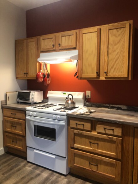 Building Photo - 1428 Sunset Dr