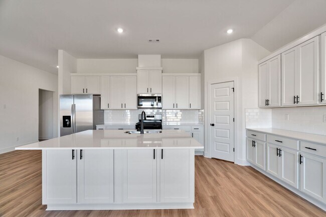 Building Photo - Brand-New 4 Bedroom in Siloam Springs! 3-C...