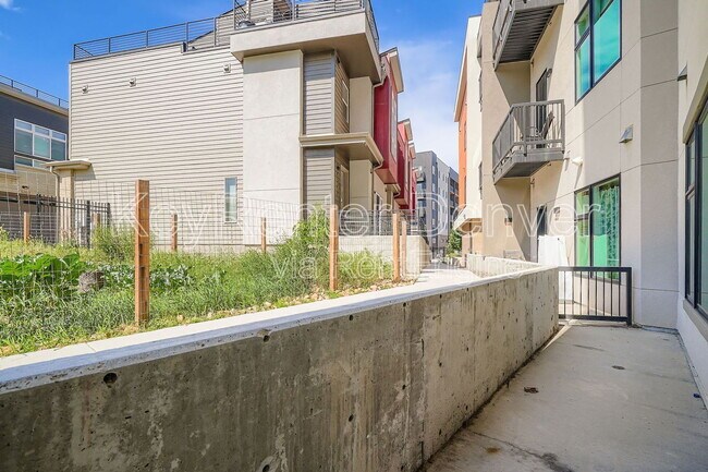 Building Photo - 2876 W 53rd Ave