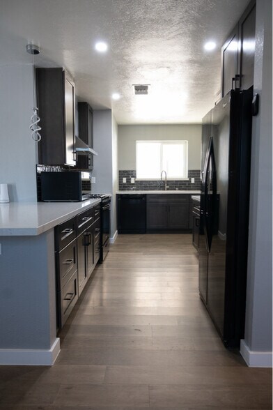 Building Photo - 4316 N 34th Dr