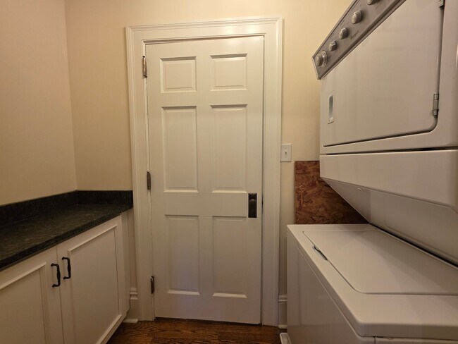 Building Photo - Delaware City Alert!! 2 bed 2 full baths Townhome available