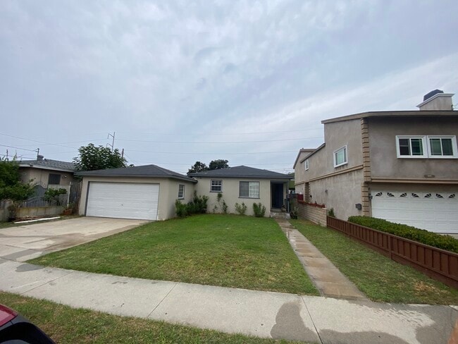 Primary Photo - 14421 Kingsdale Ave