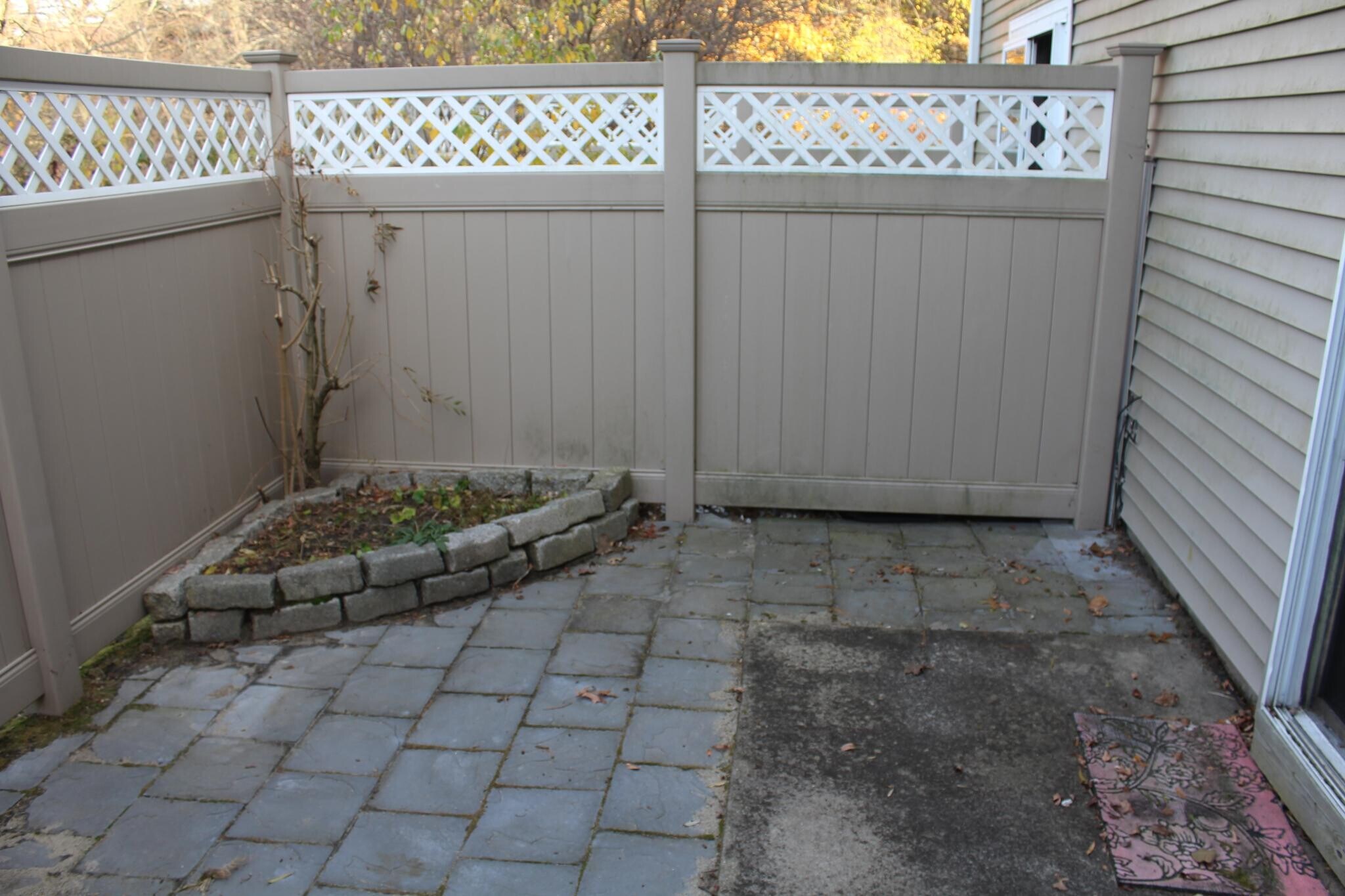 Building Photo - 10 Village Brook Ln