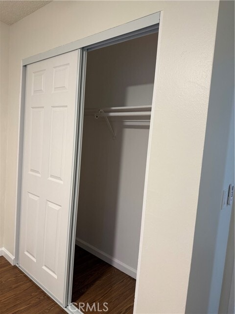 Building Photo - 1528 E Raymond St