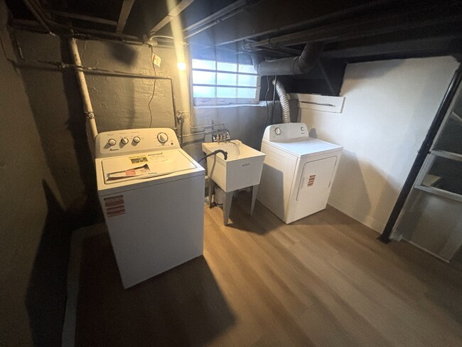 Building Photo - 756 Walnut Ave