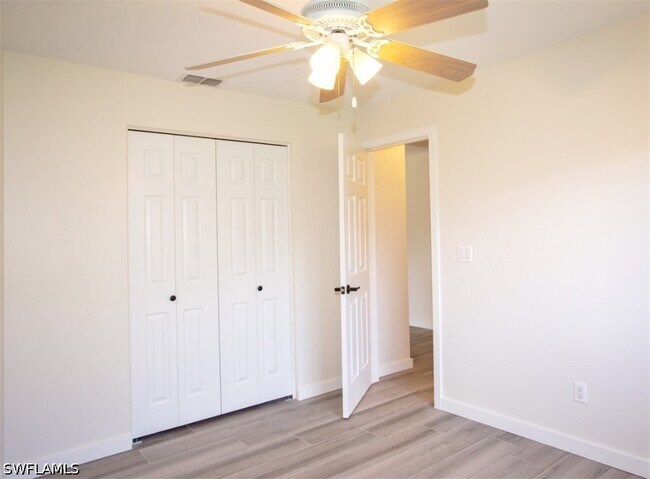 Building Photo - 4053 Seaoats Ln