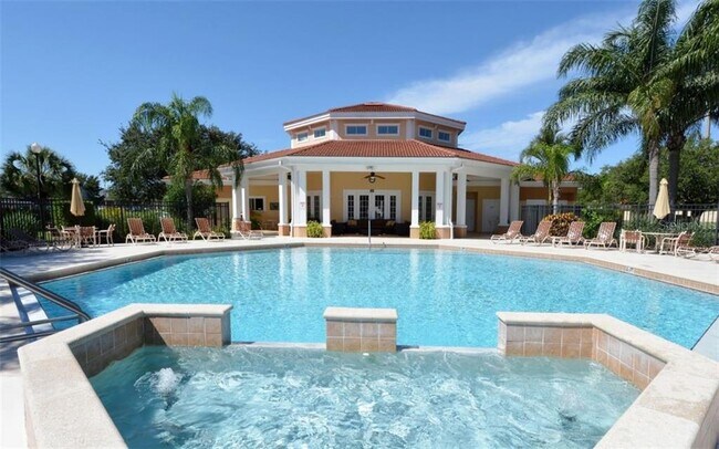 Building Photo - 2950 Viscaya Pl