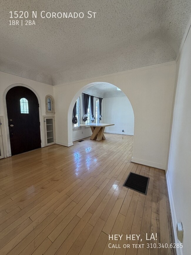 Building Photo - 1520 N Coronado St